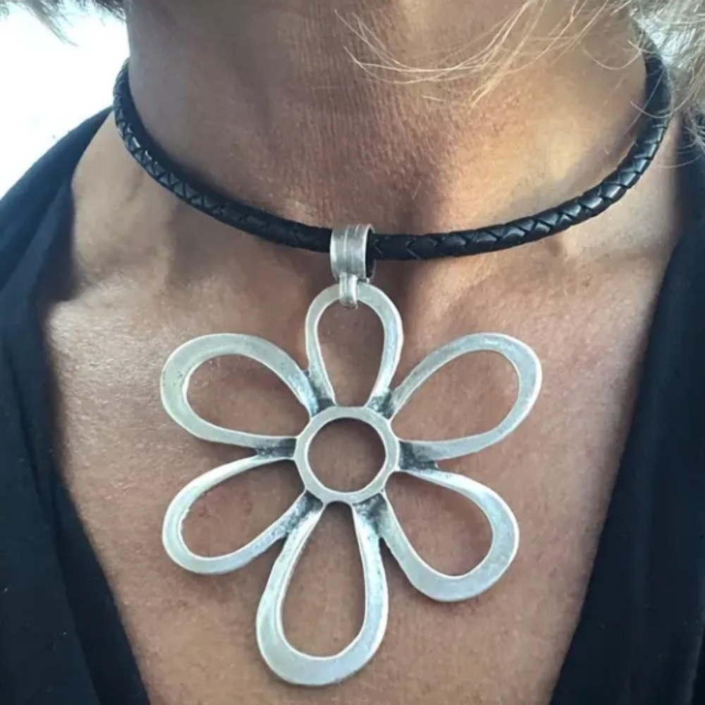 Silver Flower Pendant Necklace